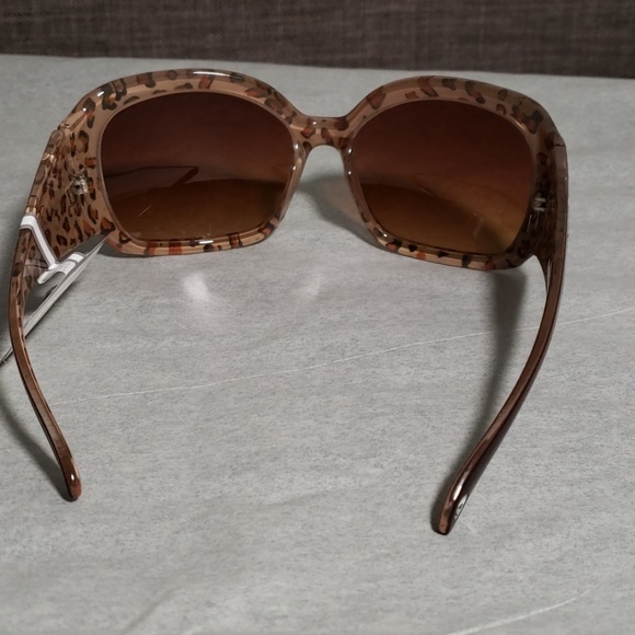 Sag Harbor Sunglasses - Picture 4 of 8